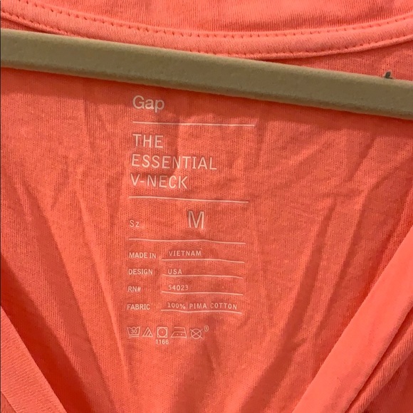 Gap v neck top - Picture 2 of 2